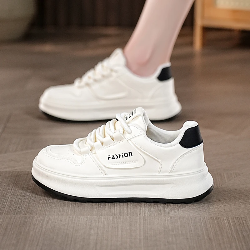 2025年春季新款小白鞋百搭女鞋时尚运动休闲鞋ins潮厚底增高板鞋