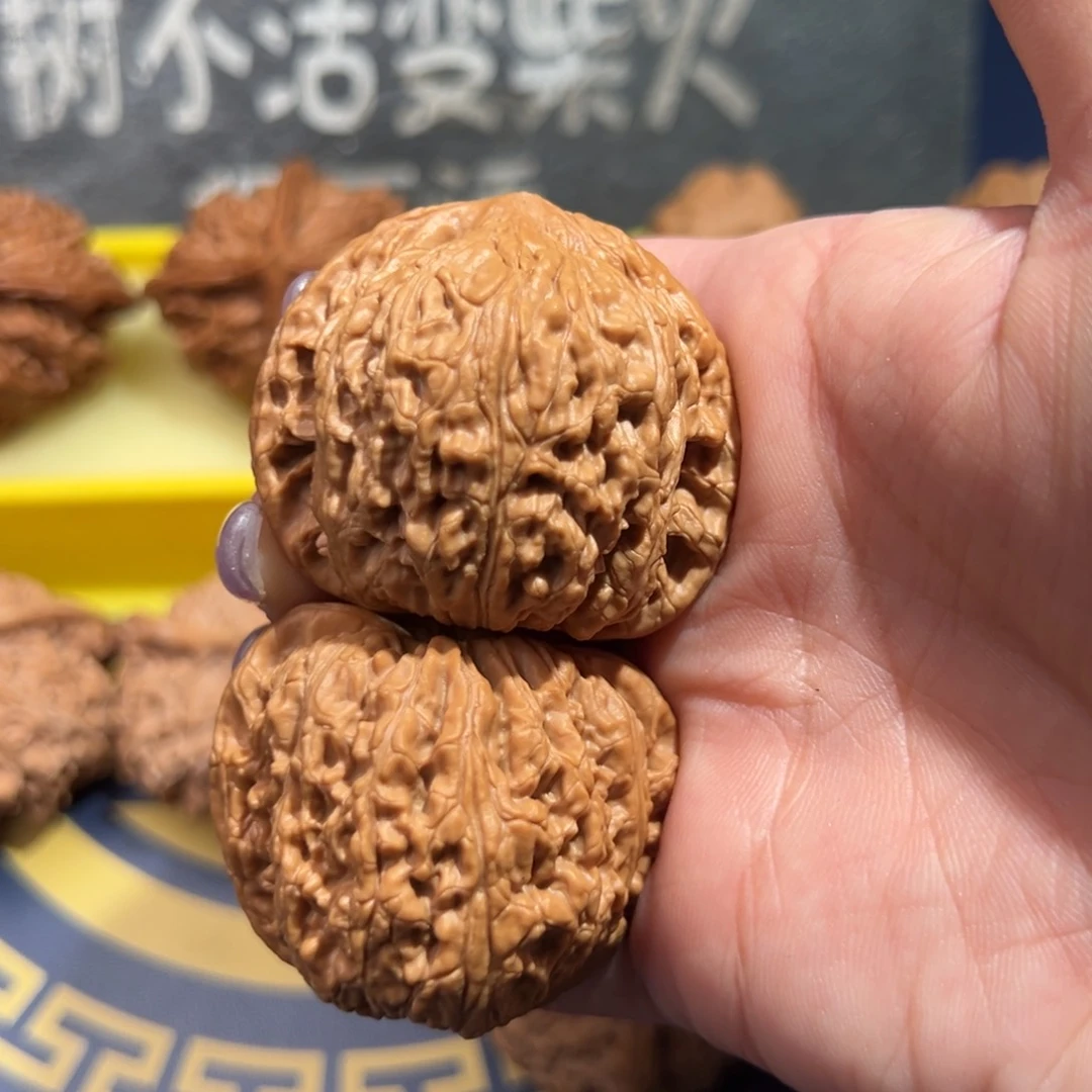 文玩核桃把件泥鳅背42全品