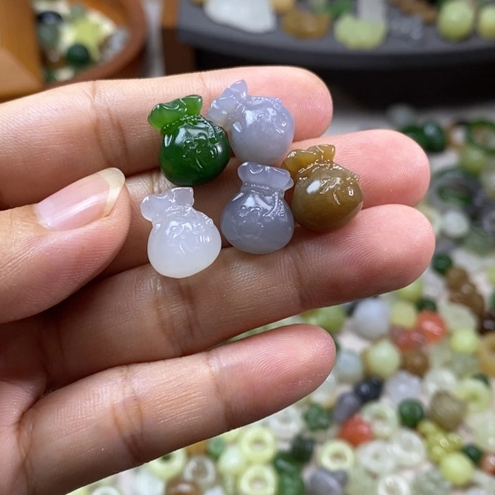 和田玉未镶嵌珠宝半成品
