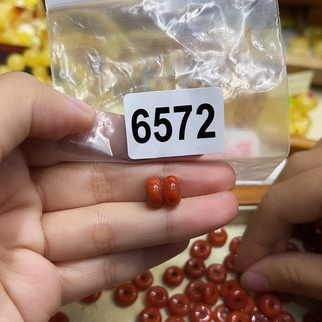 直***黑琥珀未镶嵌珠宝奇石