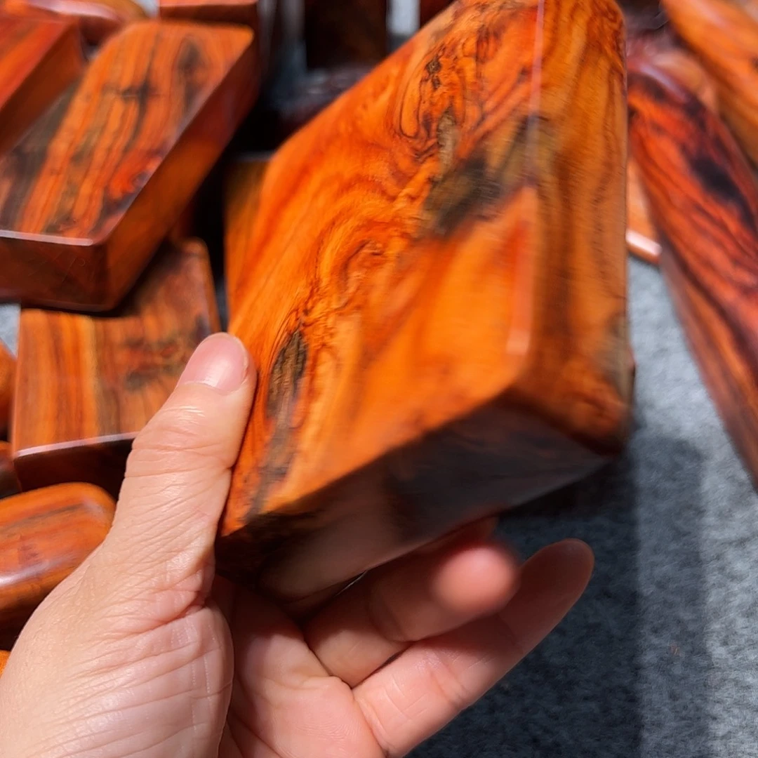 交趾黄檀（大红酸枝）战**胜