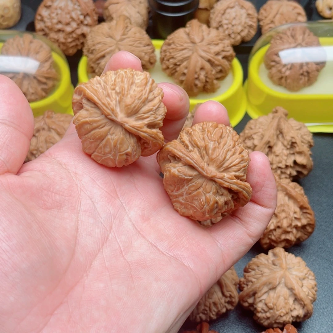 文玩核桃吊坠四座楼蛇头40×38×32