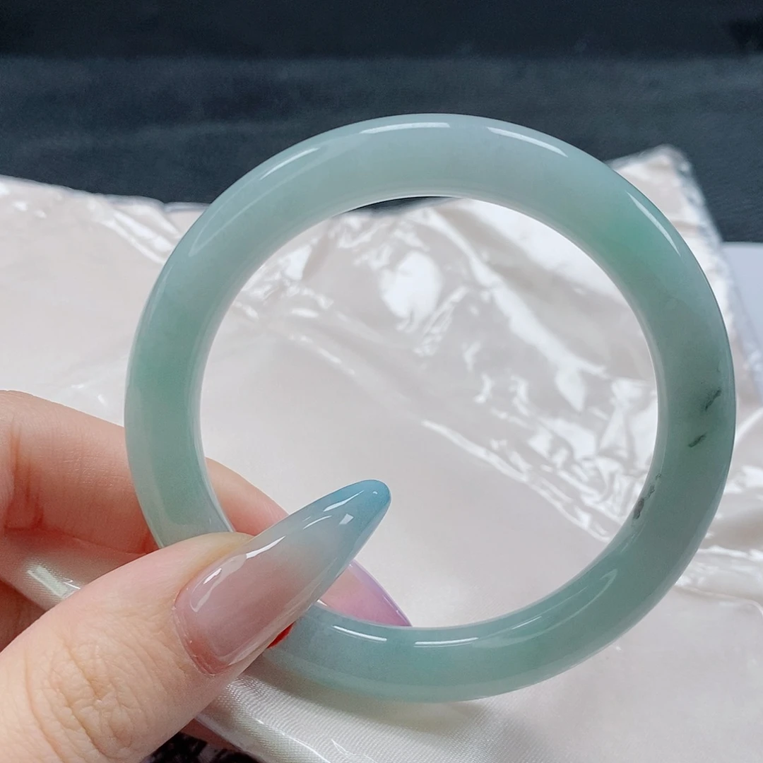 【闪购商品】未镶嵌手镯（圆镯）翡翠512号
