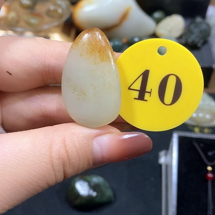未镶嵌和田玉（糖玉）挂件