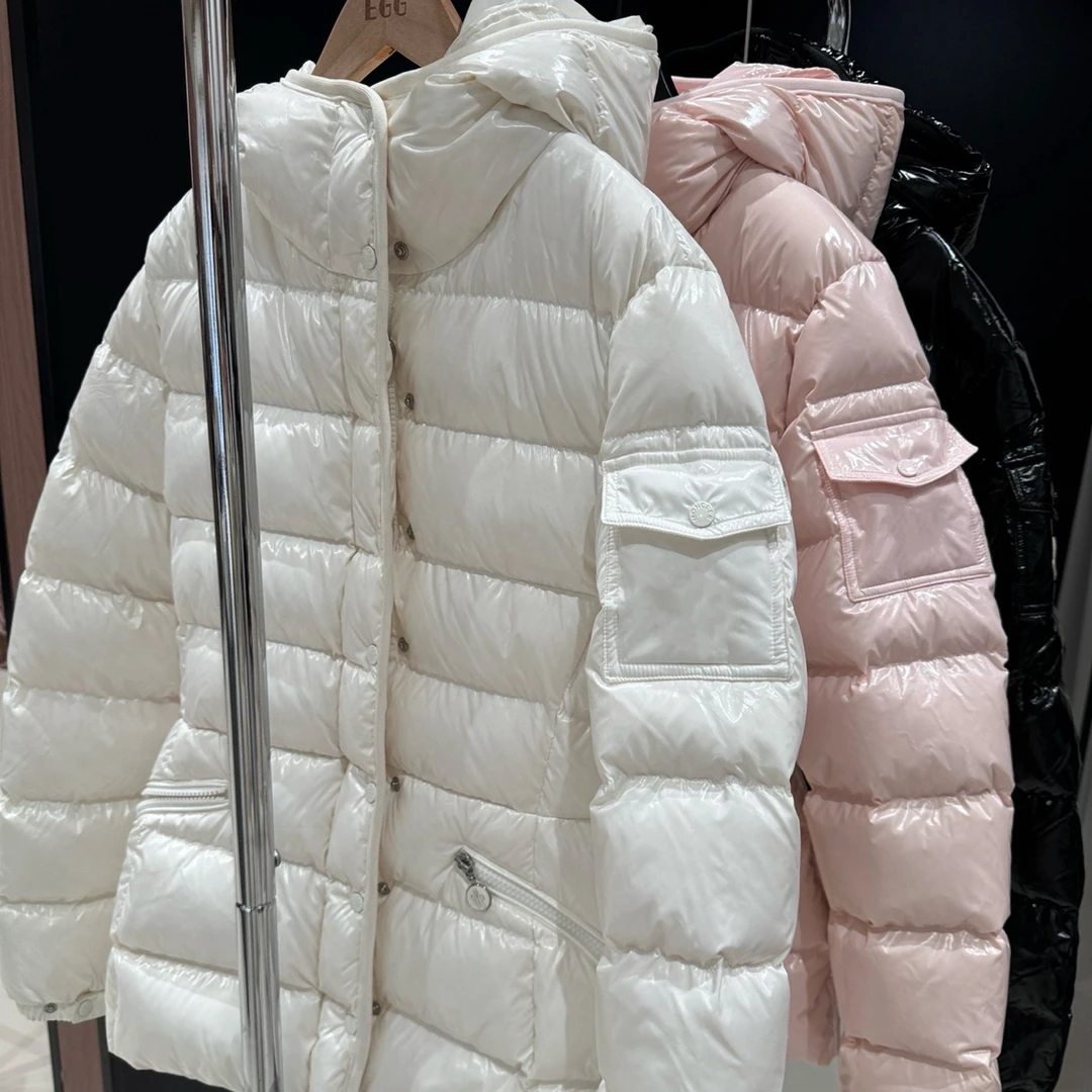 无标款 免洗面料 三色收腰显瘦 裙形下摆连帽羽绒服女