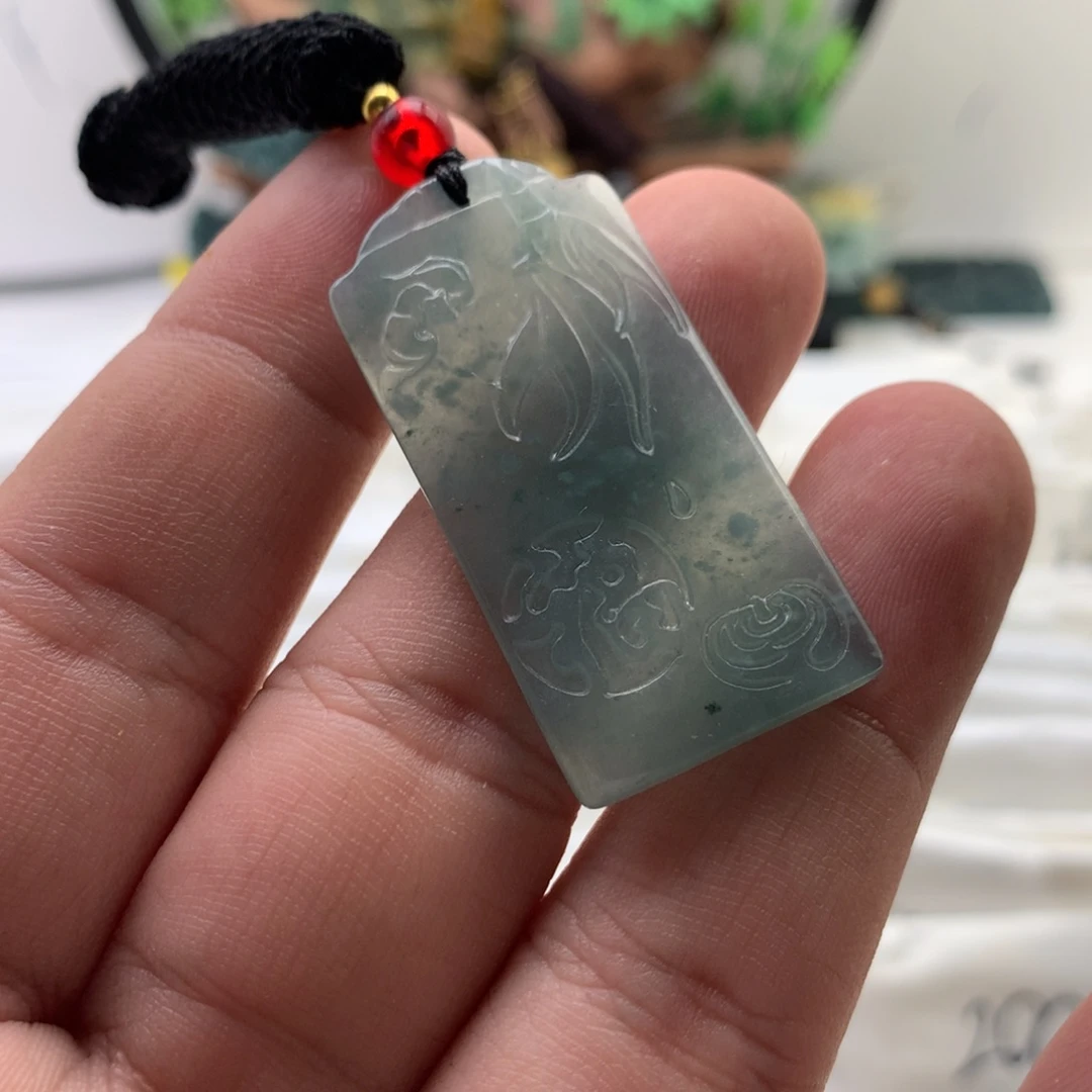 颈饰未镶嵌翡翠福牌