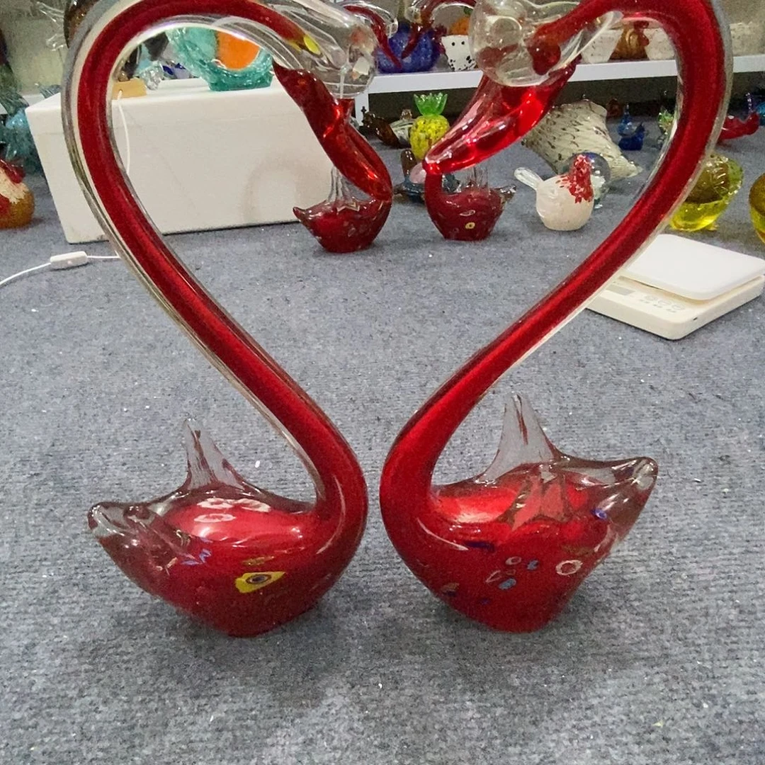 缘***分琉璃天鹅一对-一只完好，一只歪脖