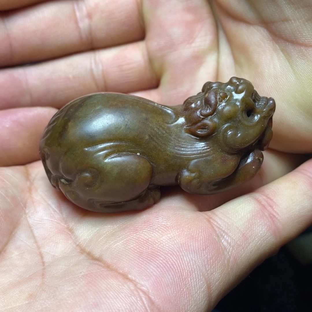 和田玉未镶嵌把件