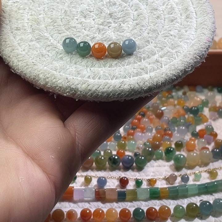 翡翠散珠未镶嵌定制翡翠卡7+，一组