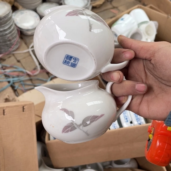 瓷片陶瓷盘子碗砂锅都有