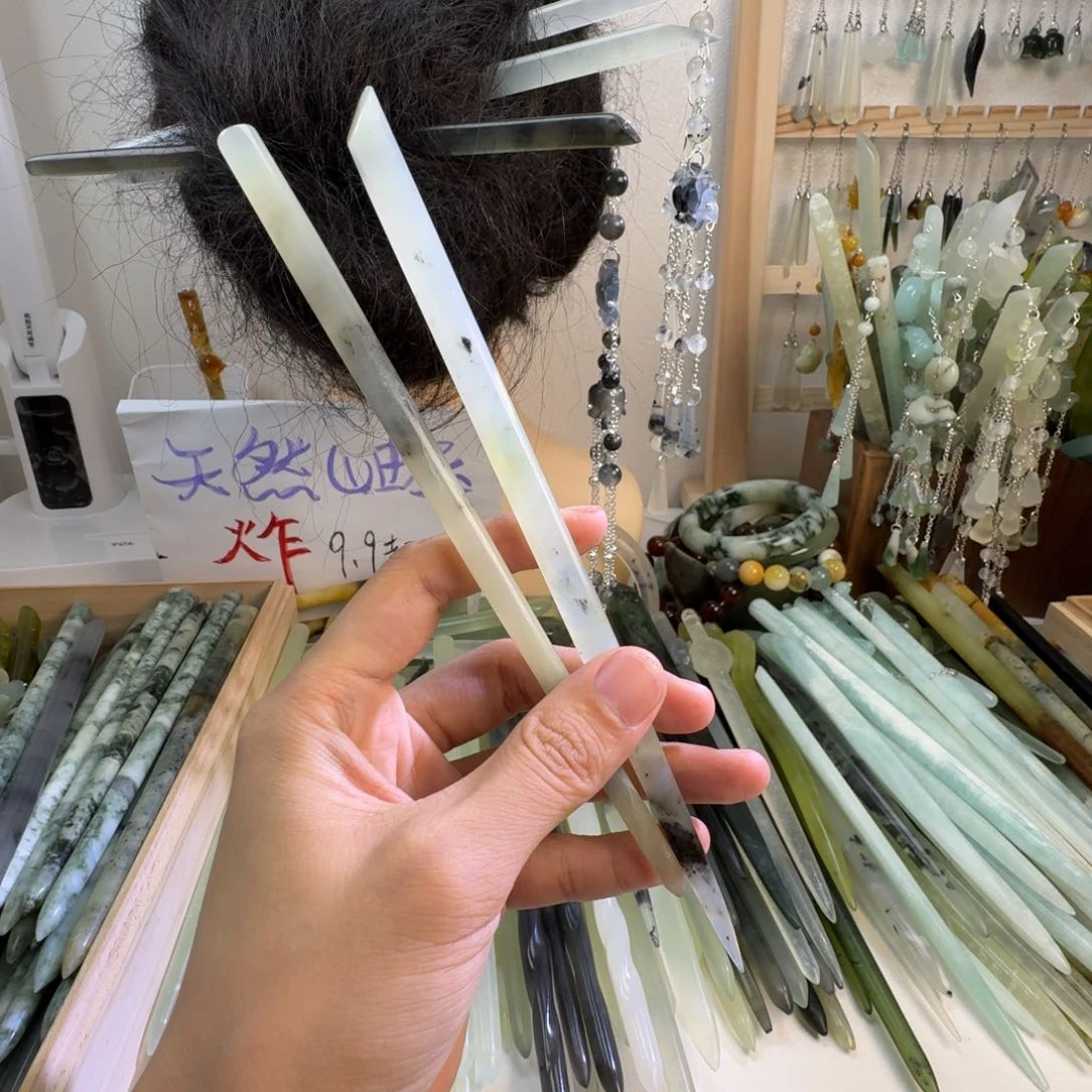 蛇纹石玉未镶嵌发饰2支,默认瑕疵