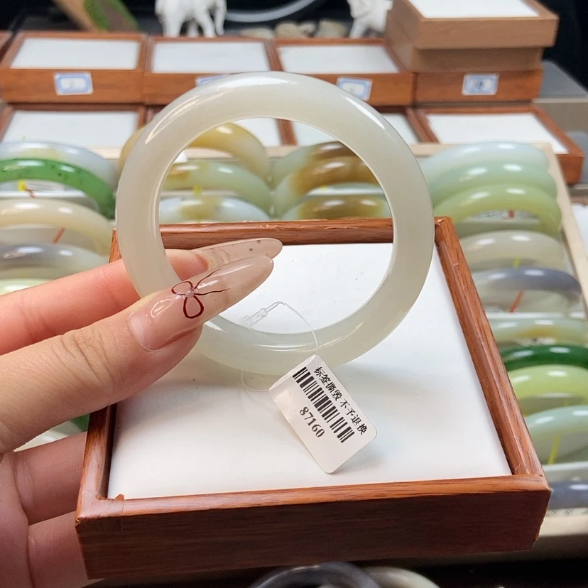 【闪购商品】和田玉手镯未镶嵌55.4