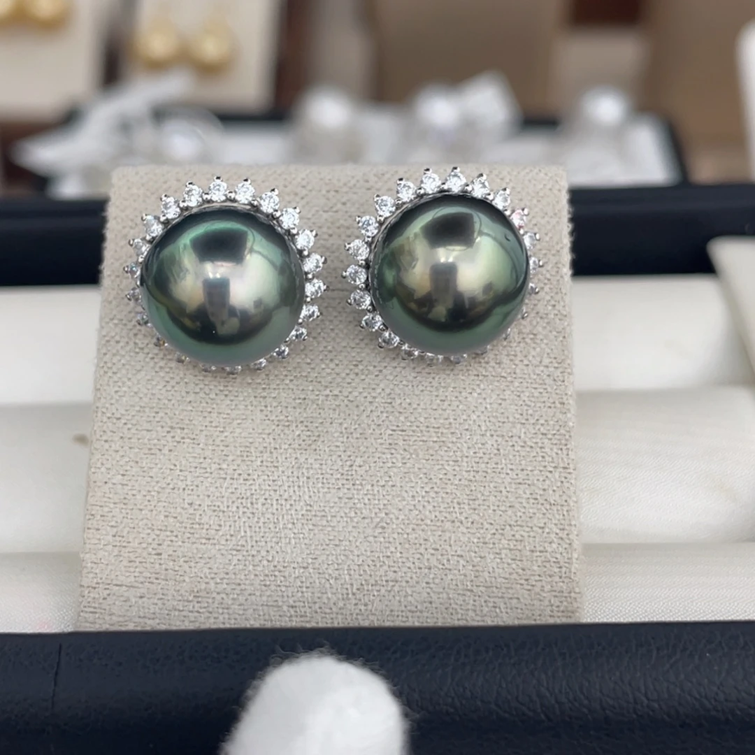 耳饰18K金镶嵌海水珍珠大溪地11-12mm