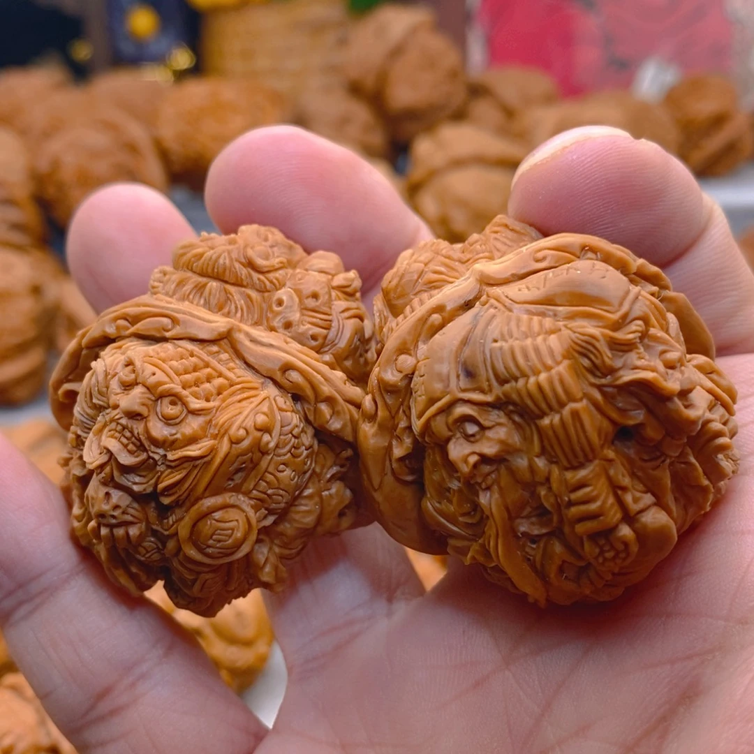 你***对文玩核桃把件纯手工雕刻地府八圣
