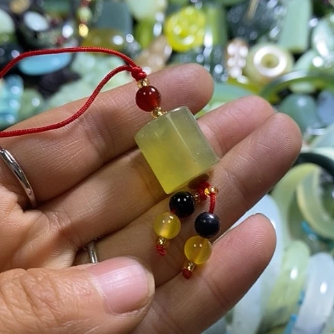 岫玉手机挂件未镶嵌多样性发货