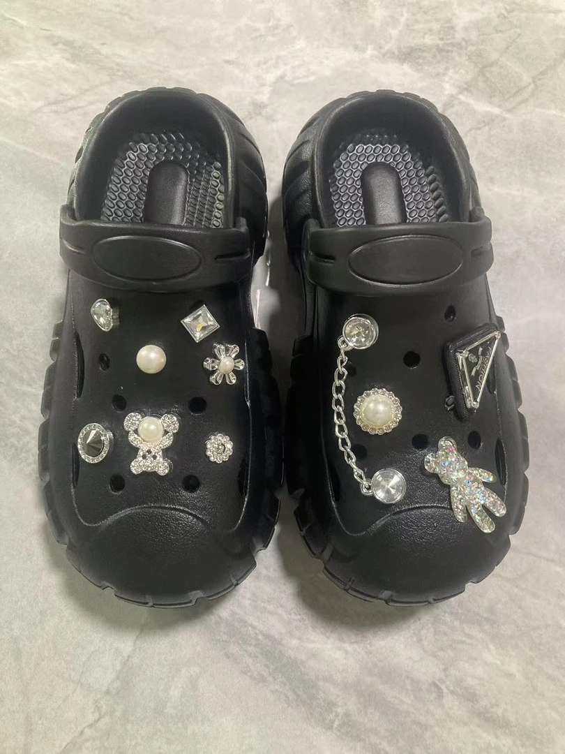 夏季新款包头洞洞鞋男女同款轮胎底防滑耐磨舒适好穿时尚潮流百搭