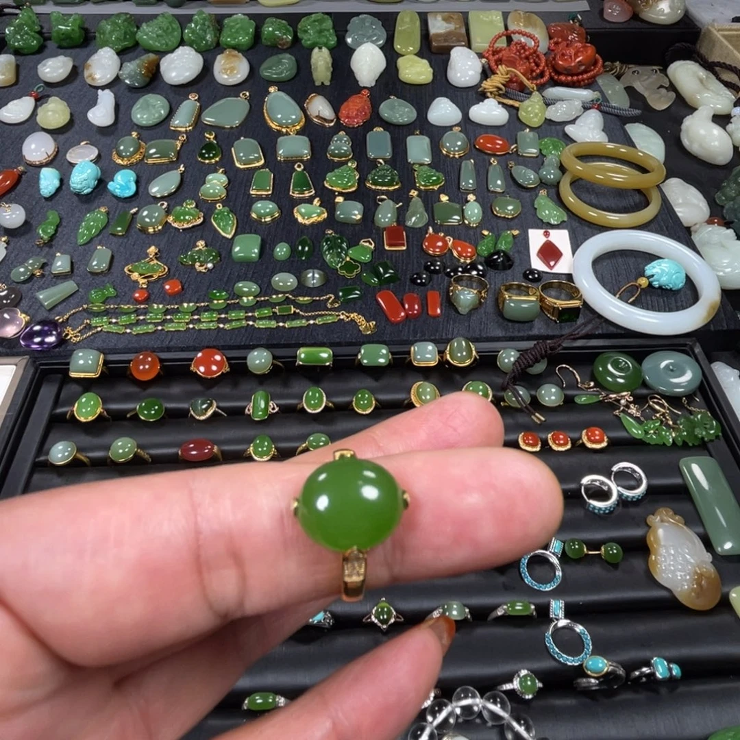 S****和田玉未镶嵌戒指