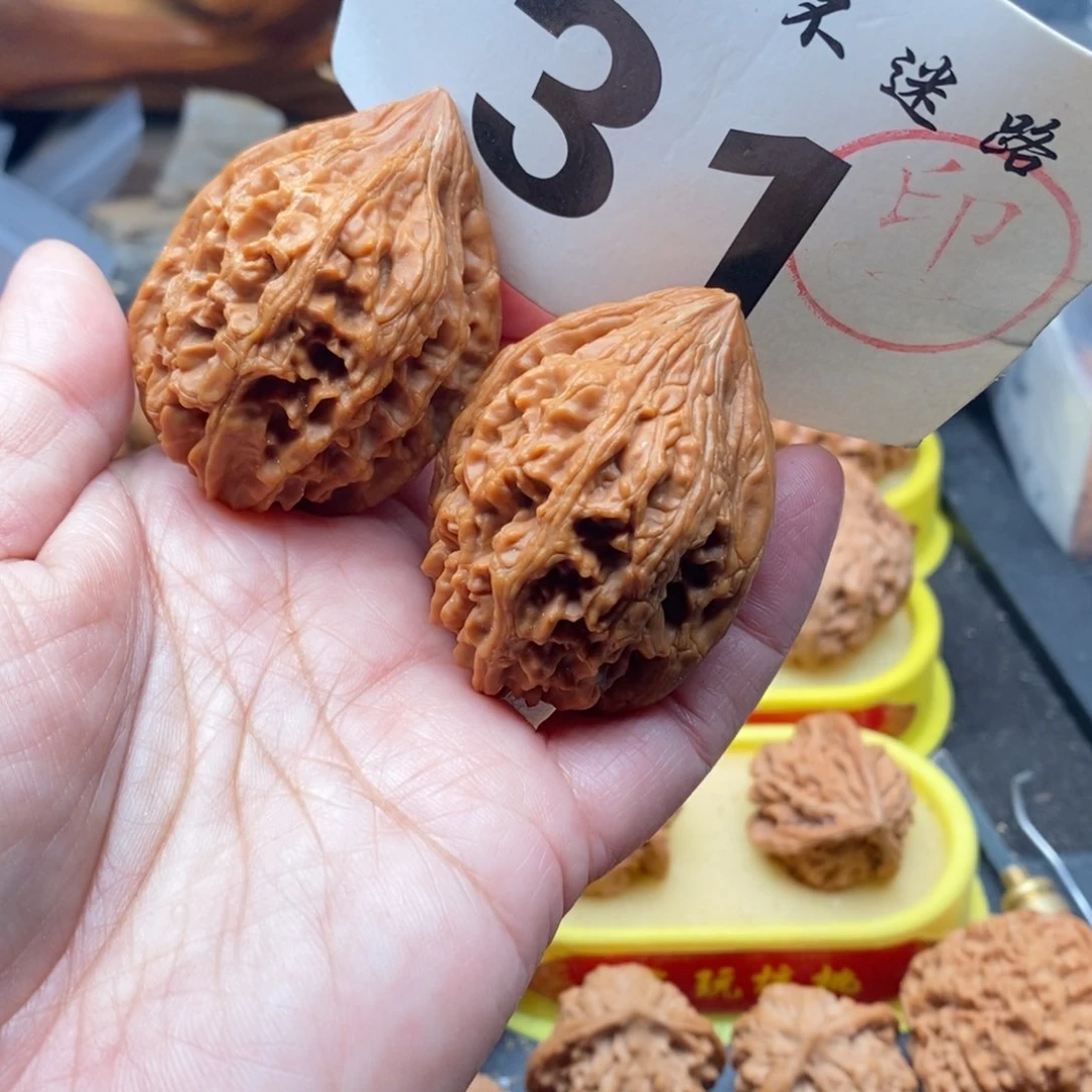 把件文玩核桃40大孤石