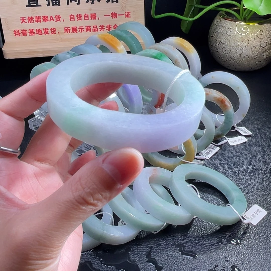未镶嵌翡翠手镯定制翡翠