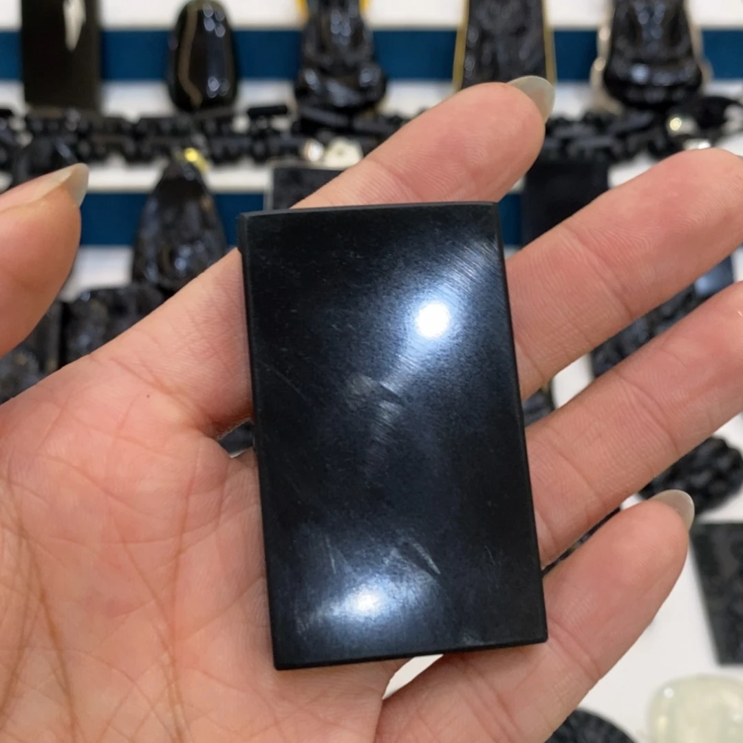 7***.蛇纹石玉未镶嵌吊坠