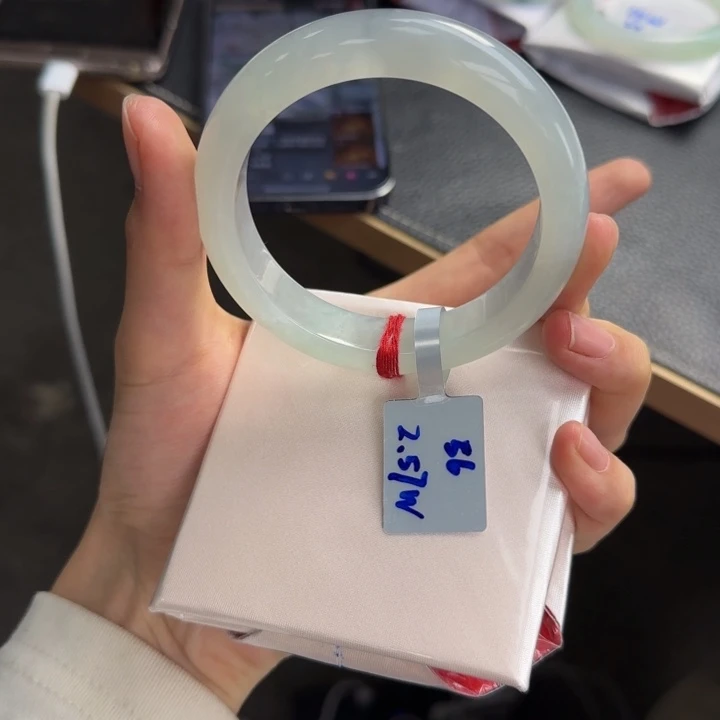 未镶嵌手镯翡翠蔚*种水