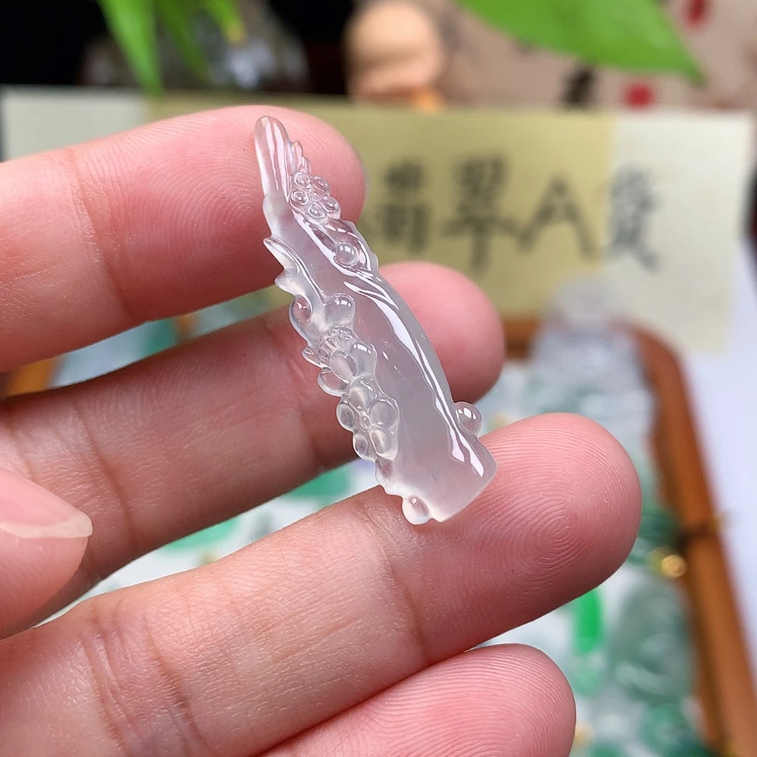 翡翠散珠缅甸天然A货翡翠冰种梅花枝