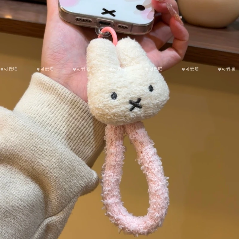 手机壳挂绳毛绒米菲兔短款手腕绳手提挂饰钥匙扣吊坠便携防丢