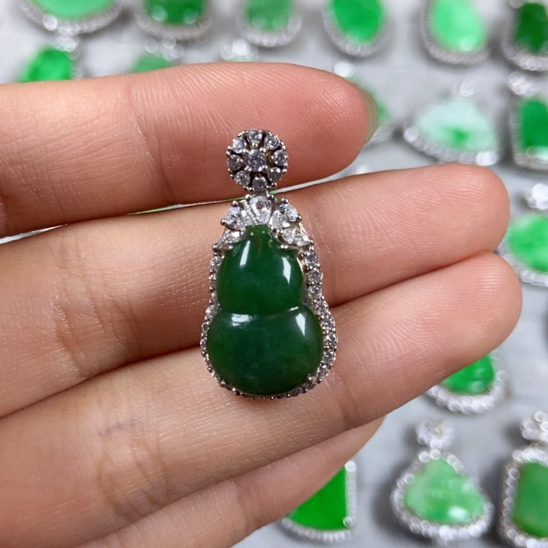 颈饰未镶嵌翡翠葫芦