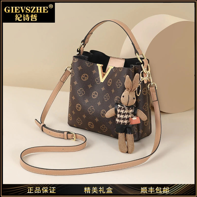 GIEVSZHE纪诗哲水桶包包女款爆款2025新款百搭气质女包通勤包