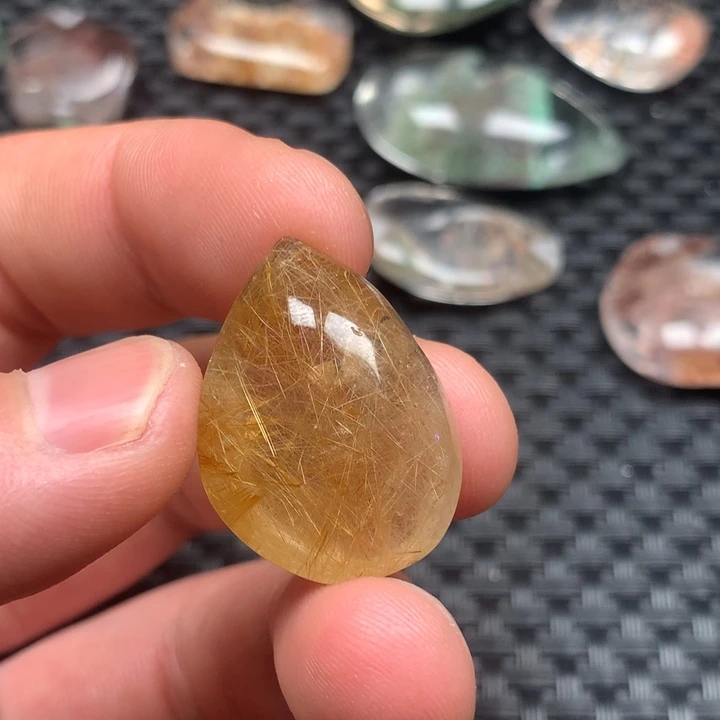 云***鑫水晶吊坠(不含链)未镶嵌