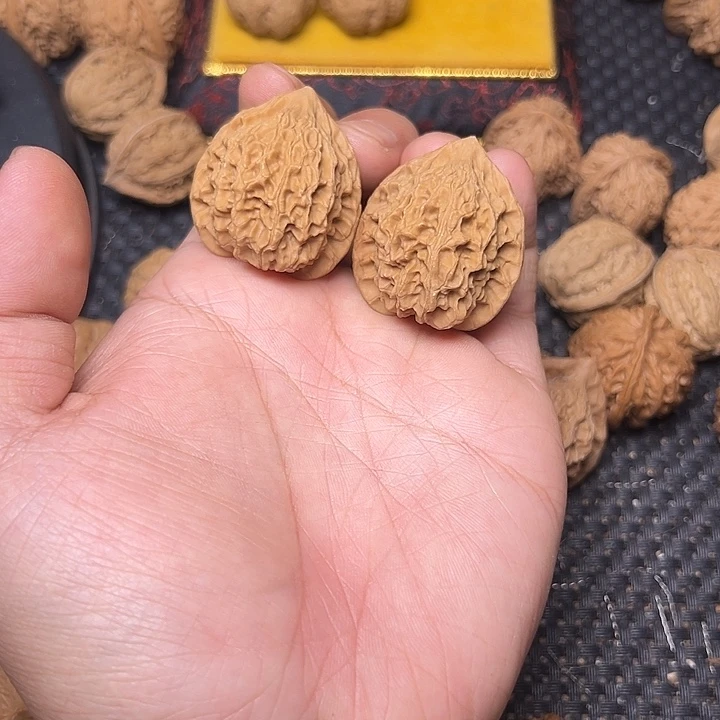 文玩核桃吊坠野生