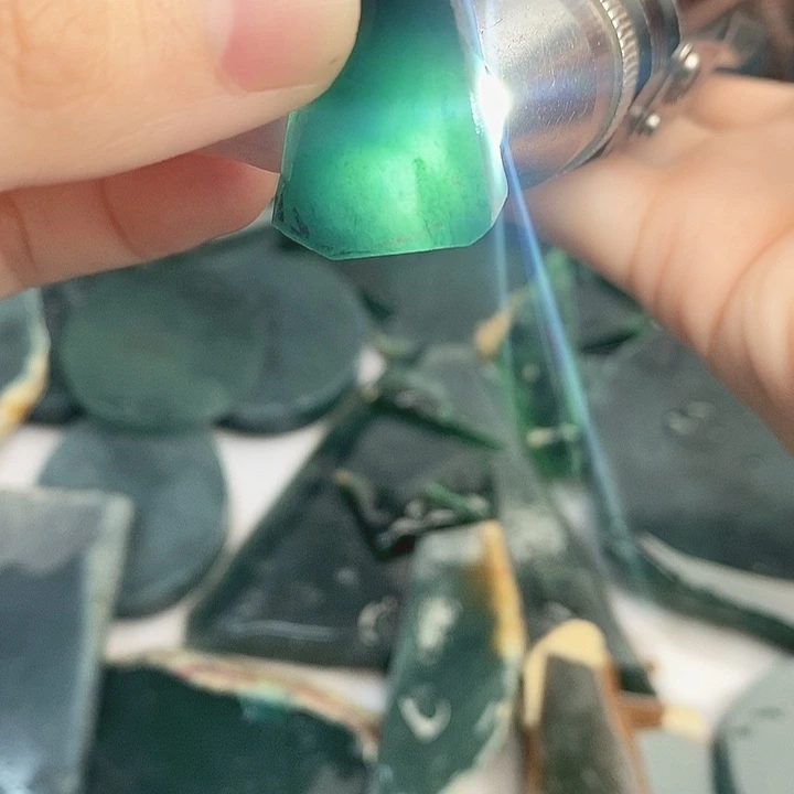 翡翠裸石纯天然翡翠