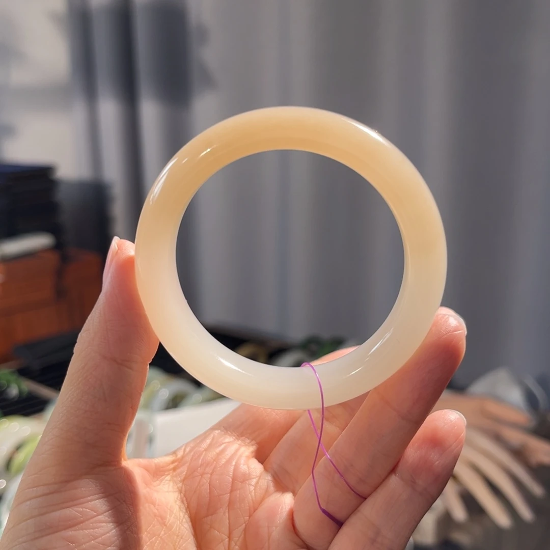 和田玉未镶嵌手镯  「粉白」无包容！