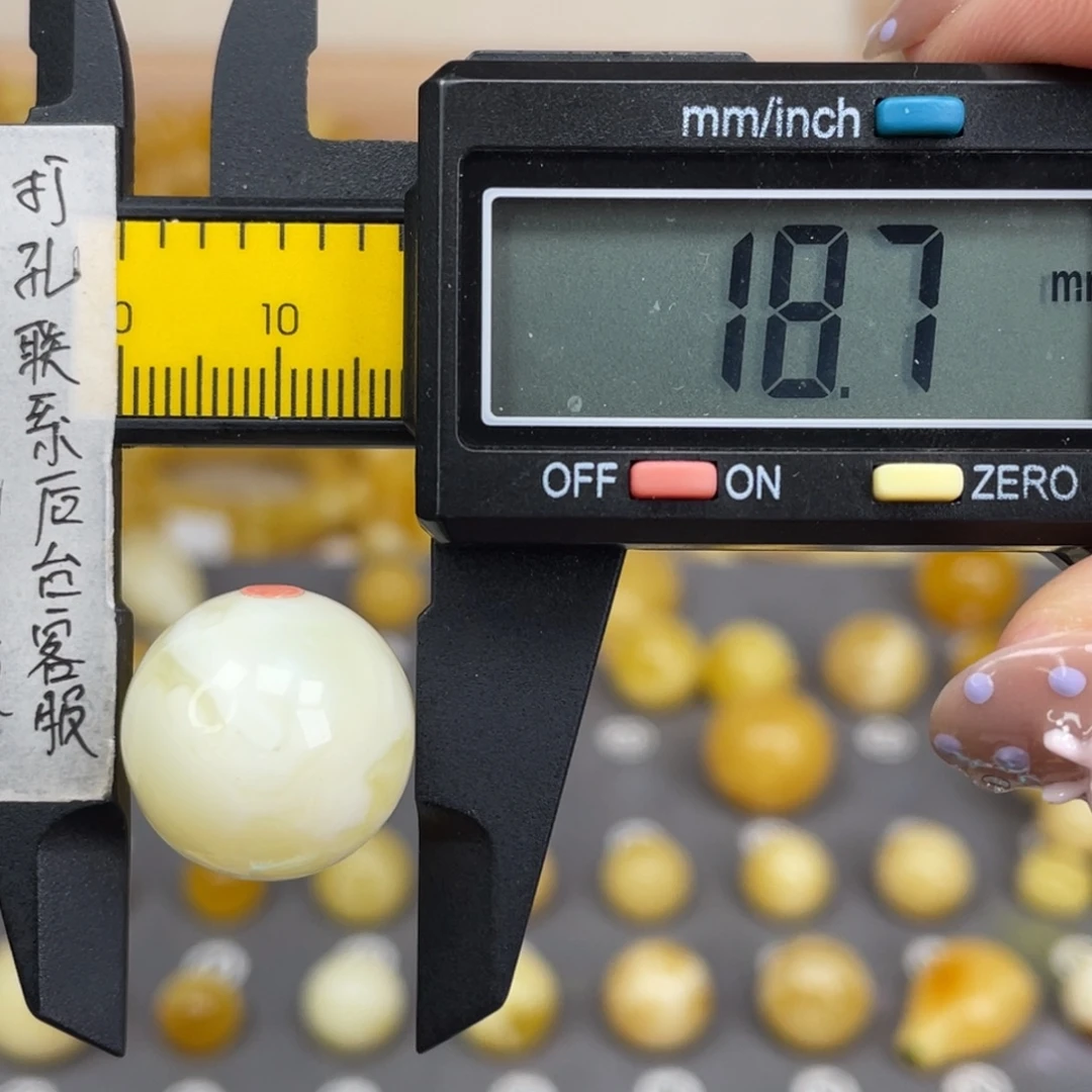 蜜蜡未镶嵌裸石62