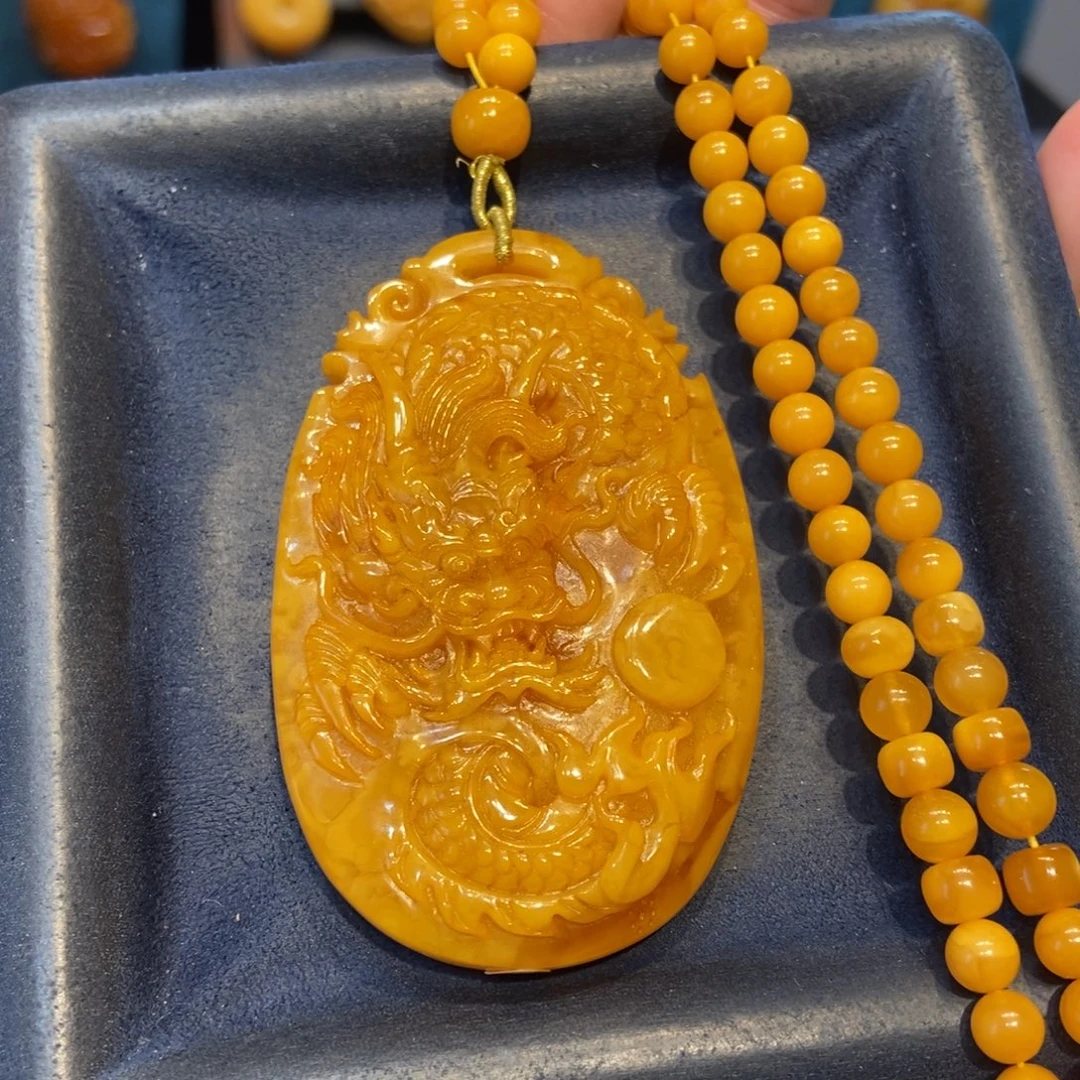 琥珀未镶嵌颈饰蜜蜡