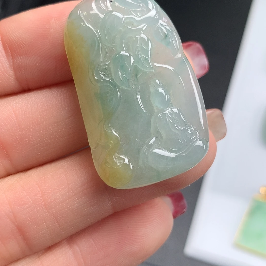 翡翠未镶嵌颈饰无相观音