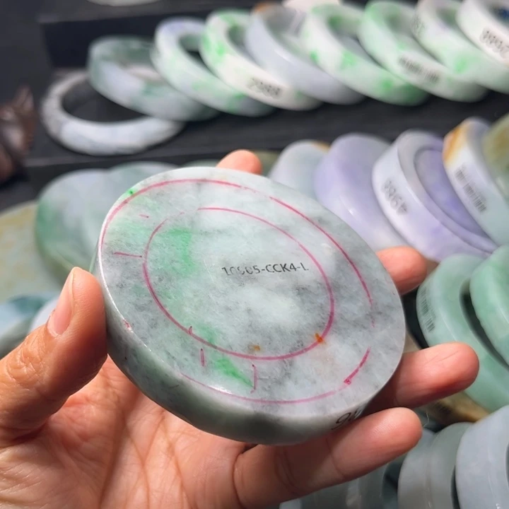 定制翡翠未镶嵌翡翠