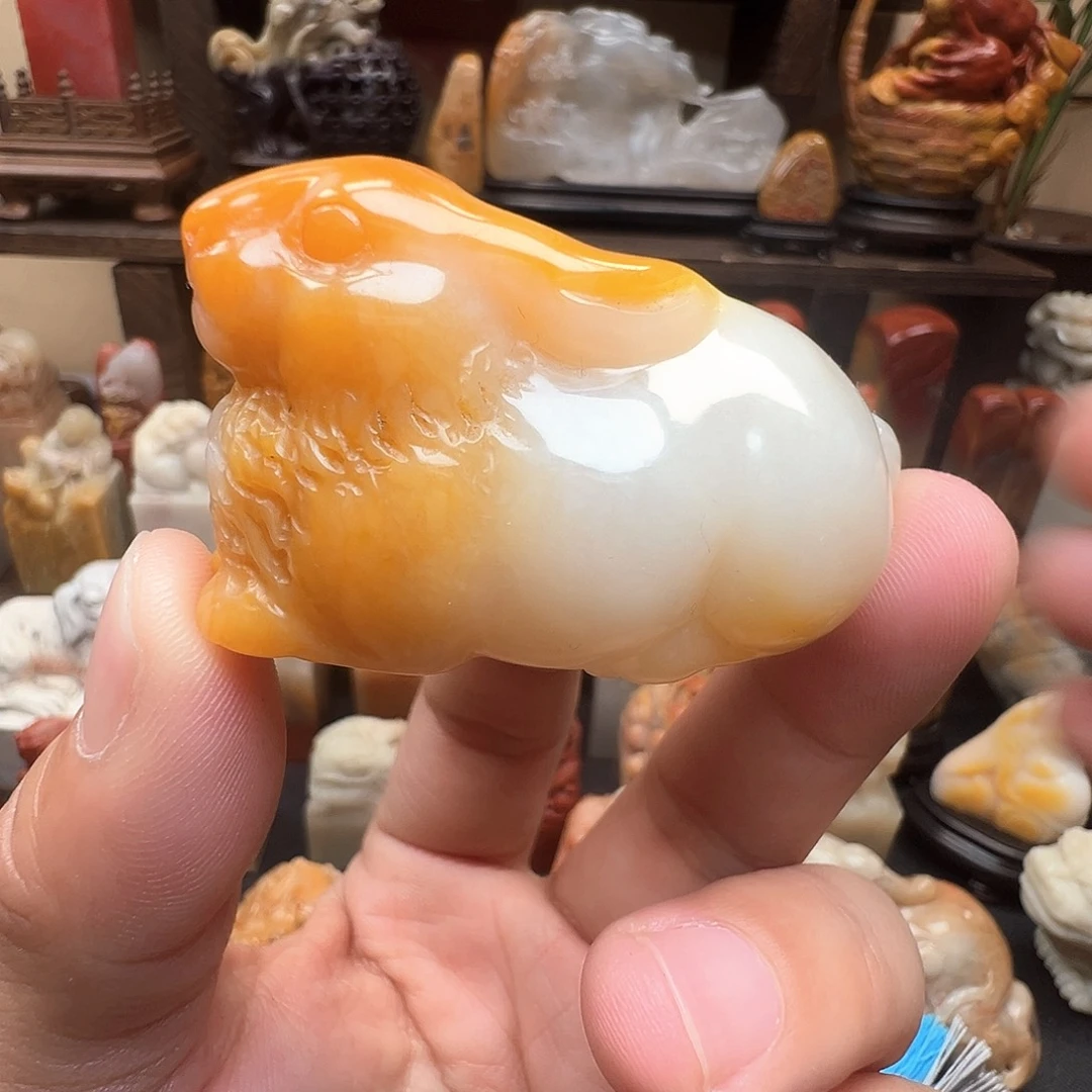 石材寿山石黄白巧色汶洋石把玩件