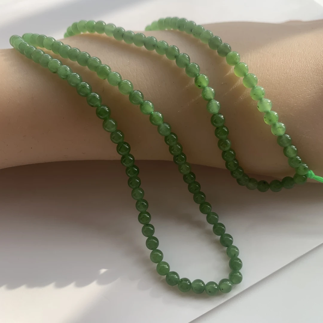 果阳绿碧玉4mm项链带黑点珠宝和田玉