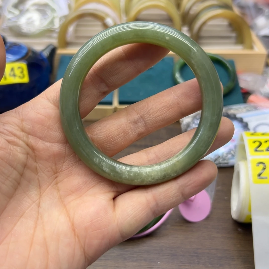 和田玉未镶嵌手镯57.5圈围215