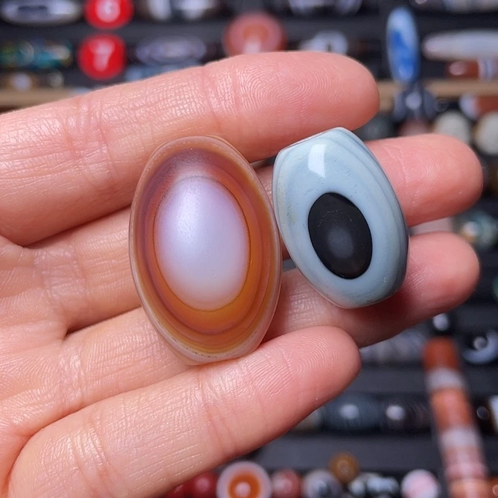 飞***湖玛瑙/玉髓未镶嵌颈饰挂坠