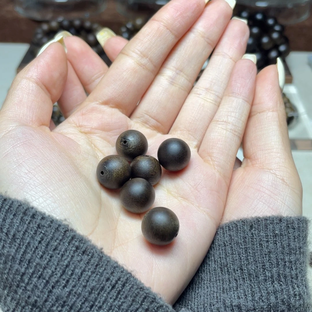 沉香手串缘*越南芽庄白奇楠老料1.2*5颗