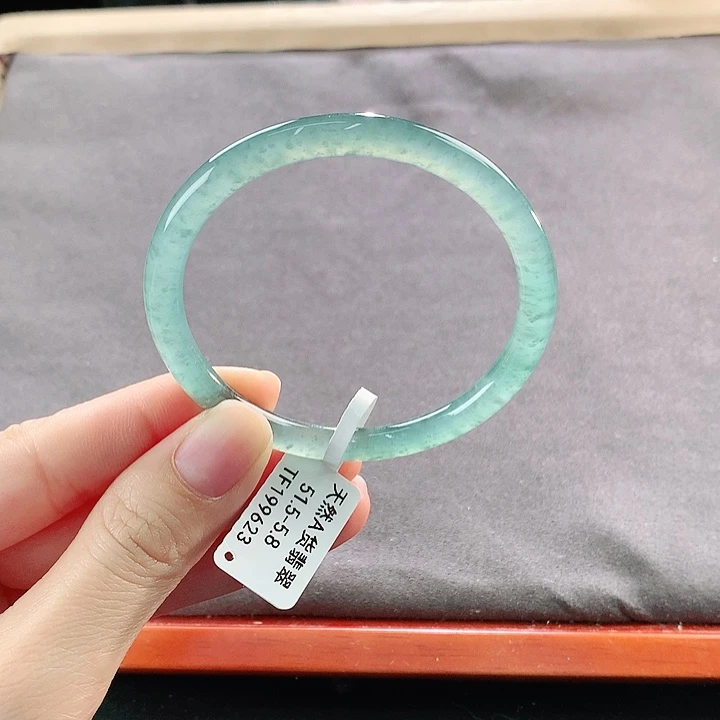 翡翠未镶嵌手镯天然