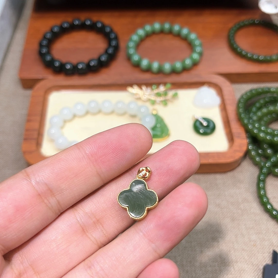 和田玉（糖玉）银S925镶嵌颈饰