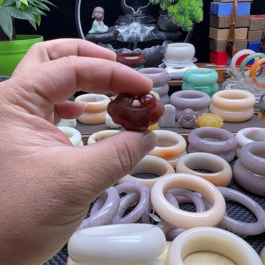 石英质玉（佘太翠）未镶嵌手镯