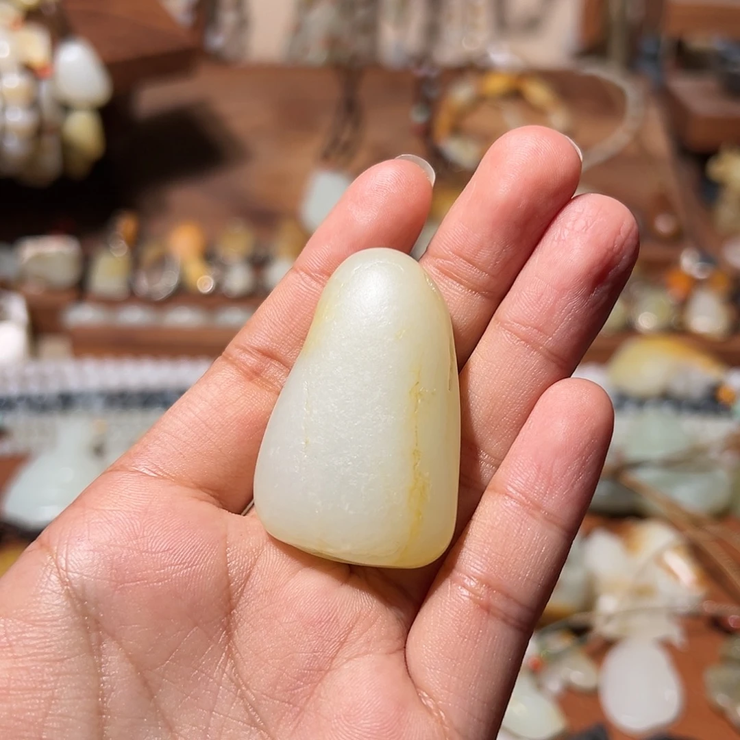 和田玉颈饰未镶嵌不*气