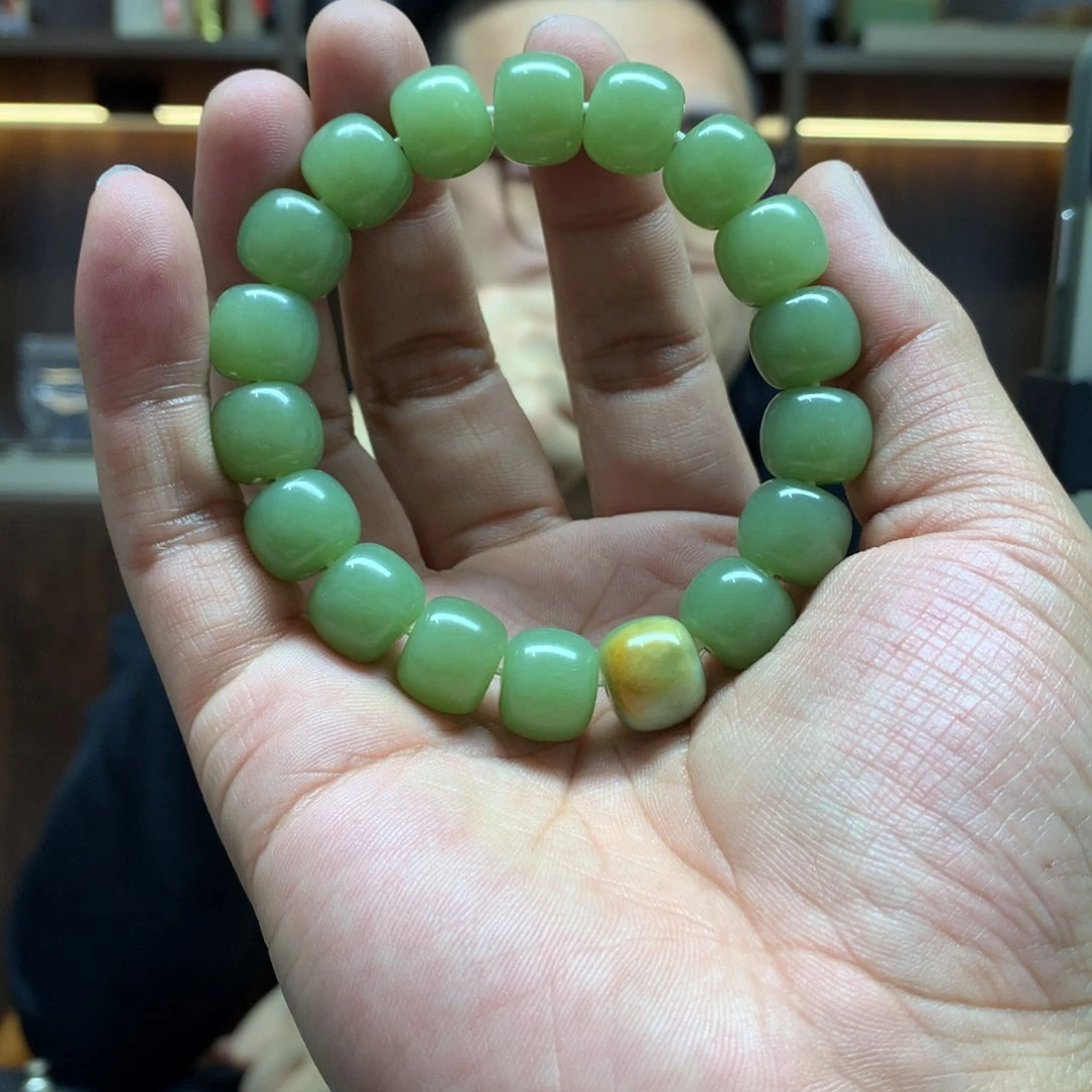 岫岩河磨玉（透闪石质玉）手链未镶嵌C