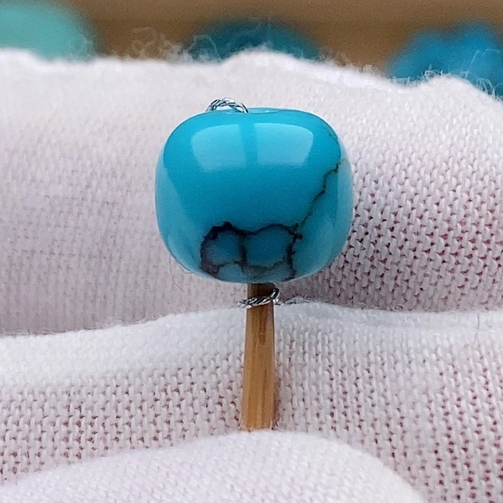 绿松石未镶嵌珠宝奇石9