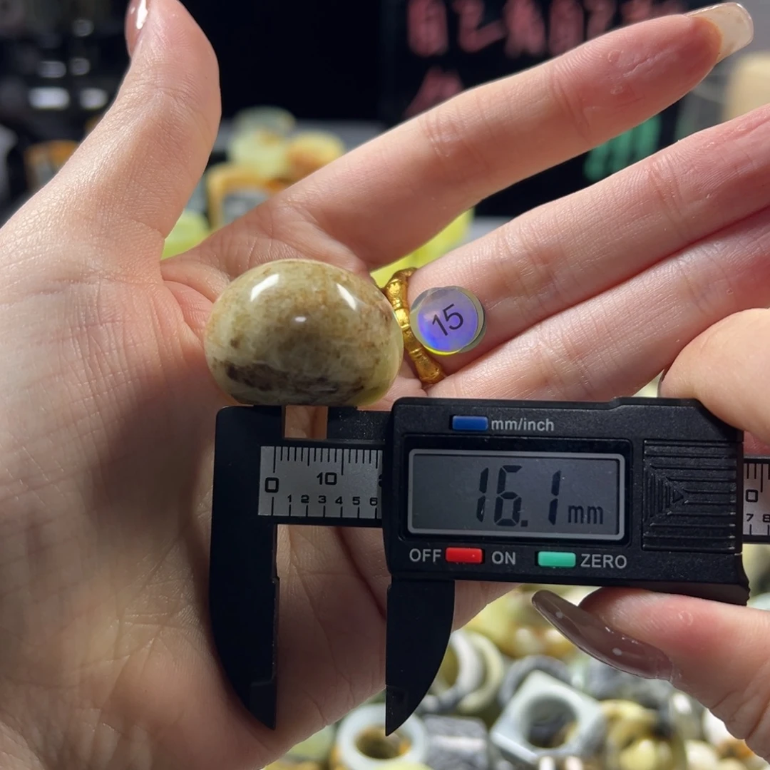 蛇纹石玉未镶嵌戒指