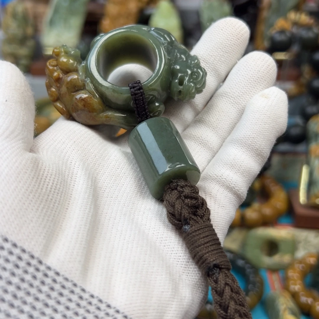 农***夫岫岩河磨玉（透闪石质玉）未镶嵌戒圈